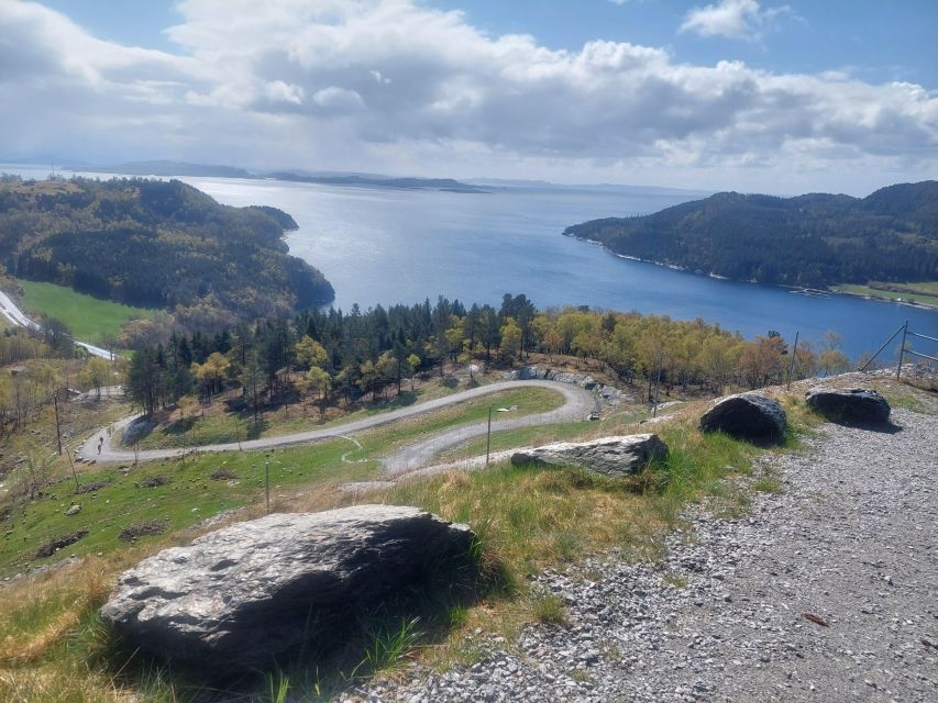 Haugesund: Himakånå Guided Hiking Trip - The 2.2-kilometer climb to Himakånå