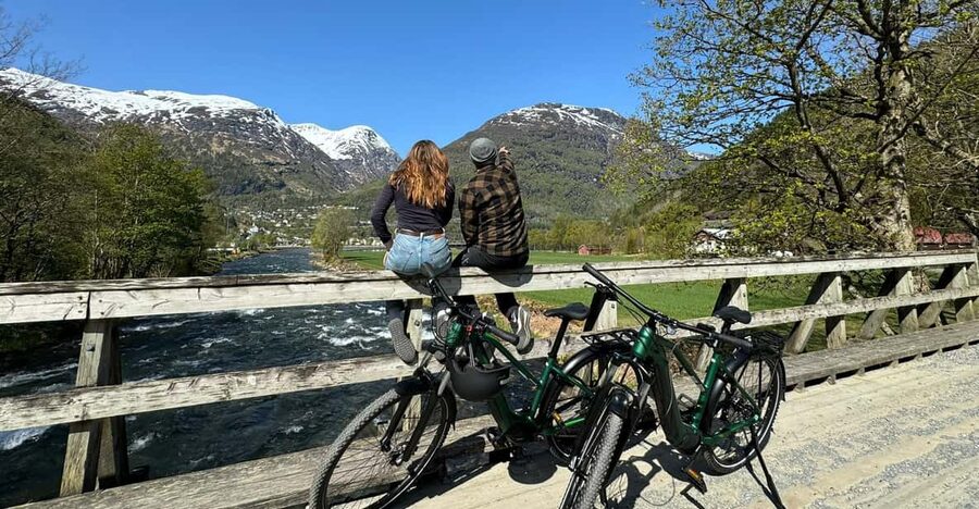 Hellesylt to Norangsdalen: Scenic E-Bike Tour - The Snack Break: Useful, but Keep Expectations Modest
