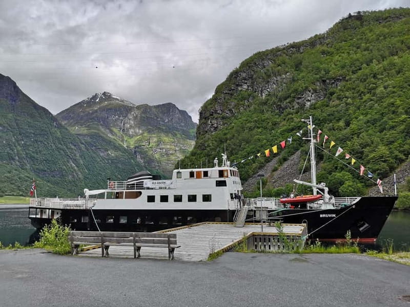 Hjørundfjord Fjord Cruise Afternoon Rountrip from Ålesund - Key points to know before you book