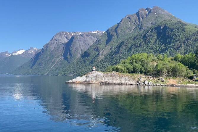 Hjørundfjord Fjord Tour Roundtrip from Ålesund - What the $118.14 fare really buys you