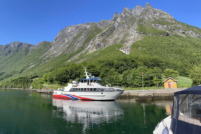 Hjørundfjord Fjord Tour Roundtrip from Ålesund - The 30-minute pause at Øye
