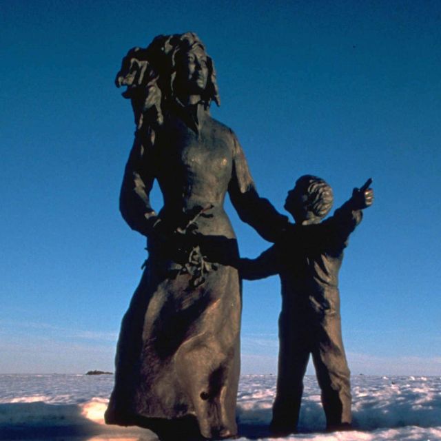 Honningsvåg: North Cape Winter Excursion with Entry Ticket - The winter road and convoy rules