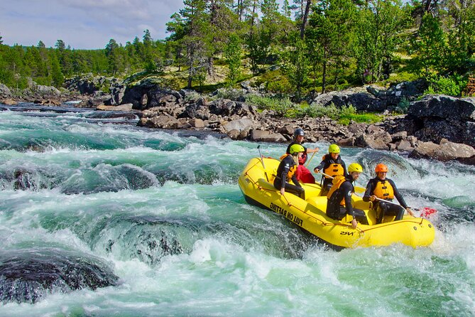 Intermediate Difficulty Level Rafting Experience in Dagali - Staying warm before and after the rapids