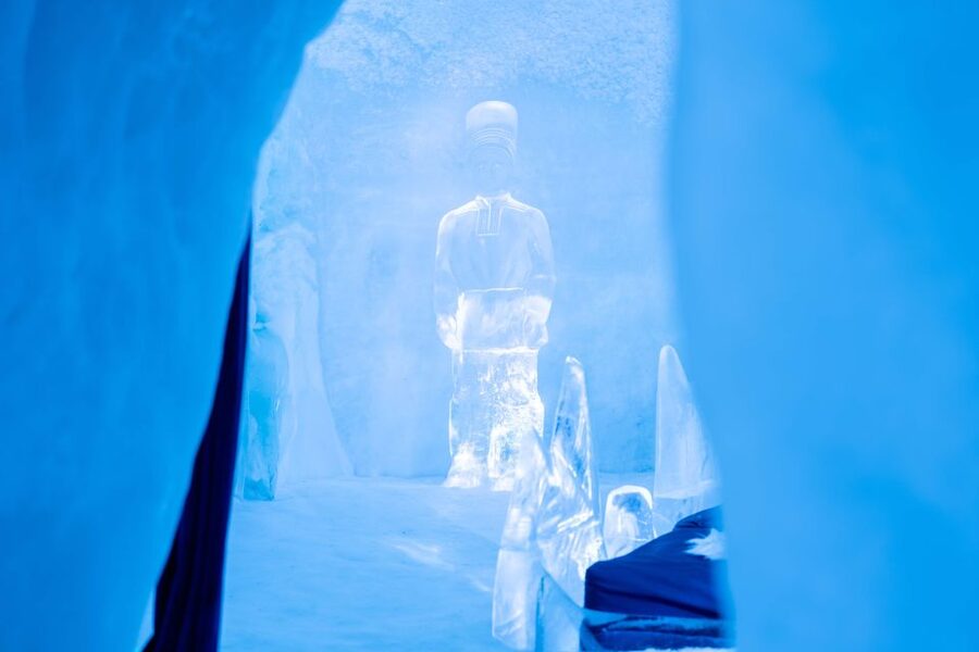Kirkenes: Snowhotel Entrance Ticket - The Icebar and Restaurant Stop