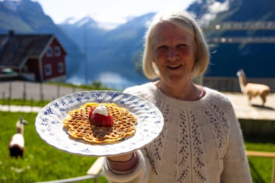 Ljøen, Hellesylt: Ljøen Farm Tour - Is $62 a fair price?