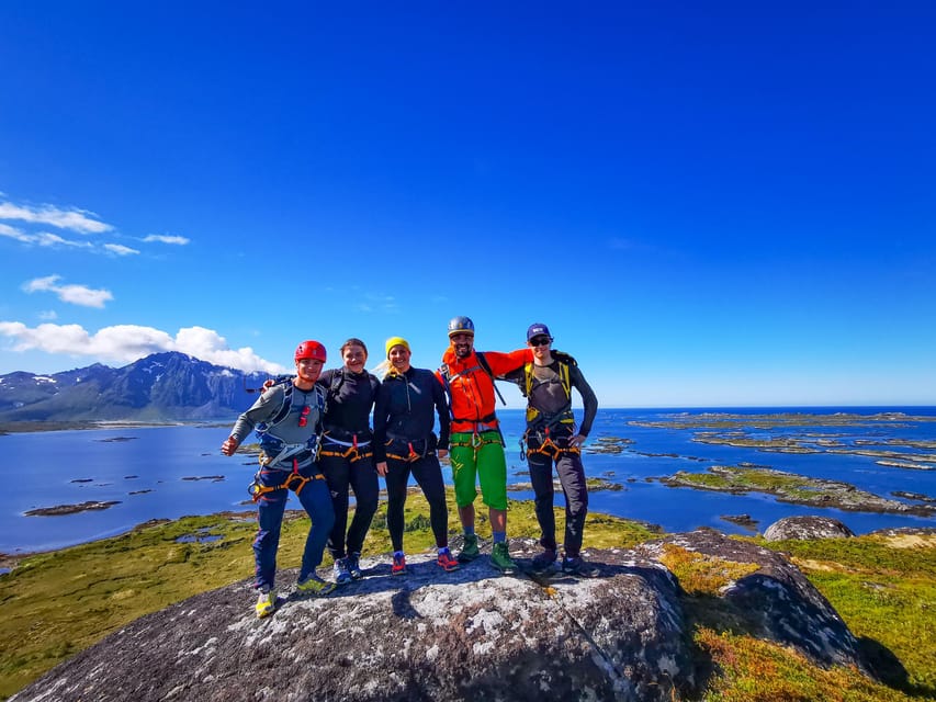Lofoten: Full Day Combo tour, (kayaking and rappelling) - Guides, group size, and the family question