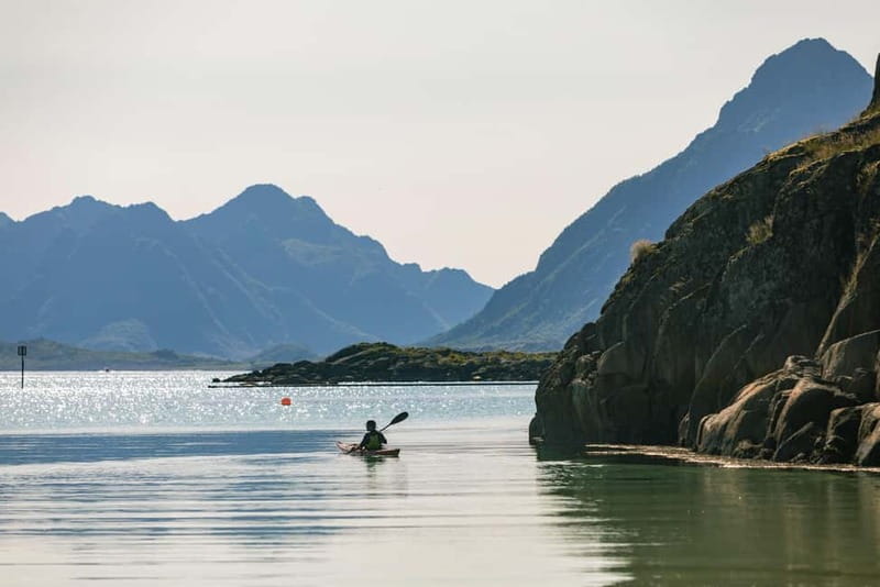 Lofoten: Guided Kayak Experience - Learning the basics before heading out