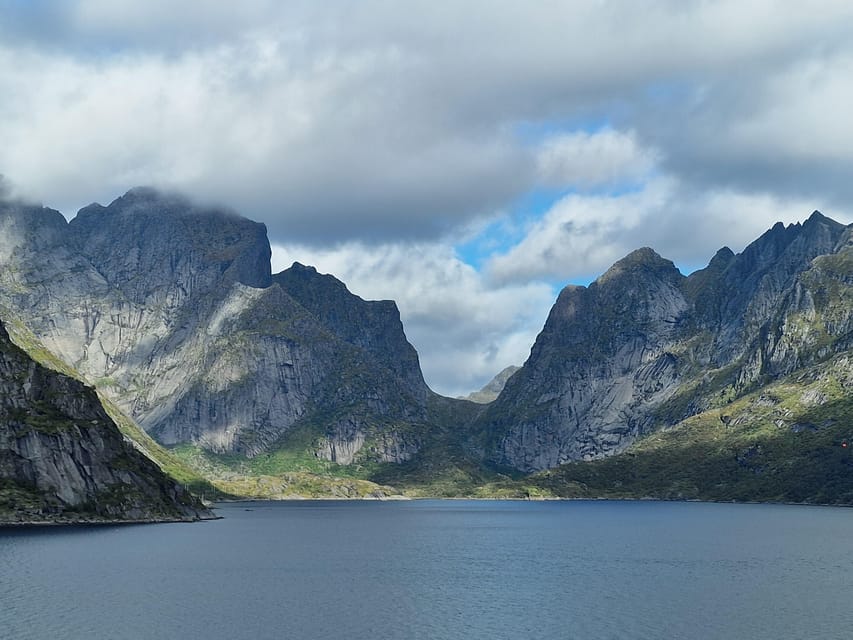Lofoten: Reine, Hamnøy, and Skariskøya Photo Tour - Skariskøya and the quieter side of Lofoten