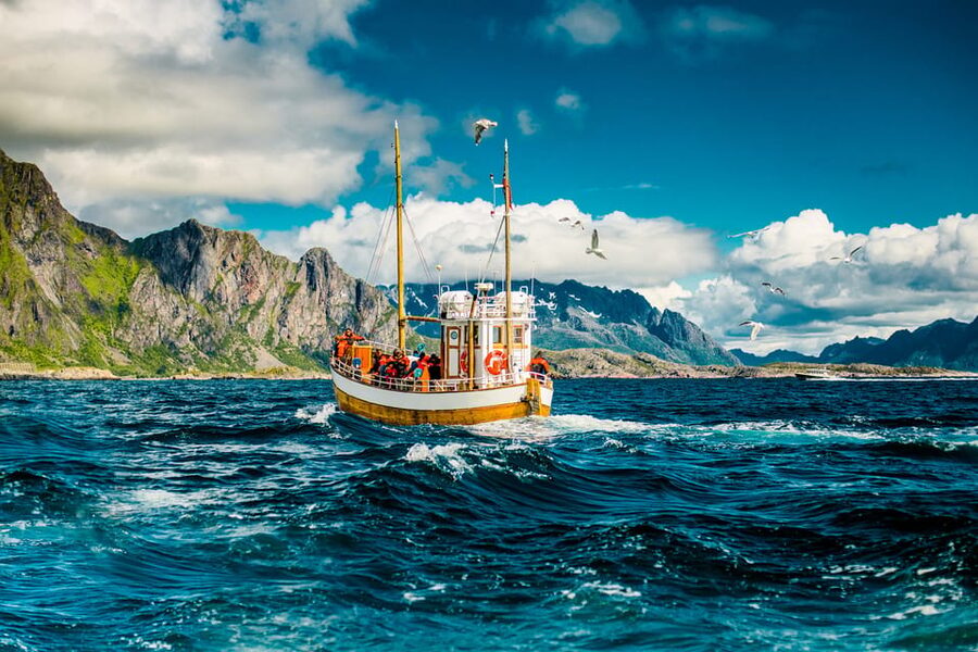 Lofoten: Traditional Fishing Trip - What the line wheel adds