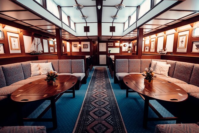 Luxury Northern Lights Yacht Cruise with Hot Tub from Tromsø - The alcohol-free policy matters