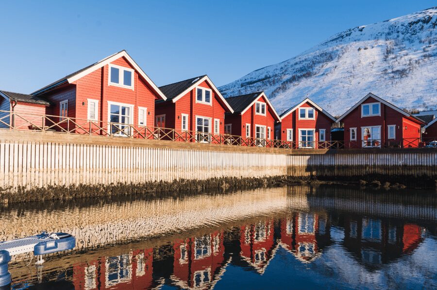 Lyngen: Snowmobile Safari with Lunch in seaside Restaurant - Riding through the Lyngen Alps