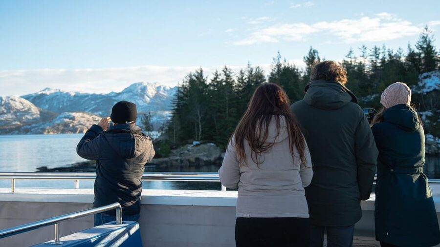 Lysefjorden cruise & Preikestolen guided hike - winter - Why the cruise belongs before the hike