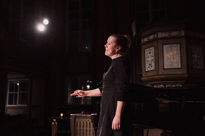 Midnight Concert in Tromsø Cathedral - The performers and the sound inside the church