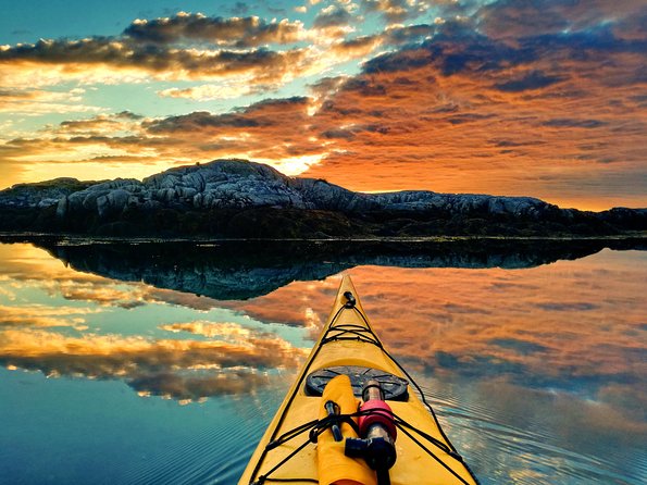 Midnight Sun Kayak - Northern Explorer - Watching seabirds under a bright midnight sky