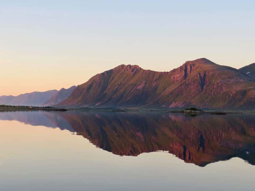 Midnight sun safari - The sunset stop and the strongest visual moment