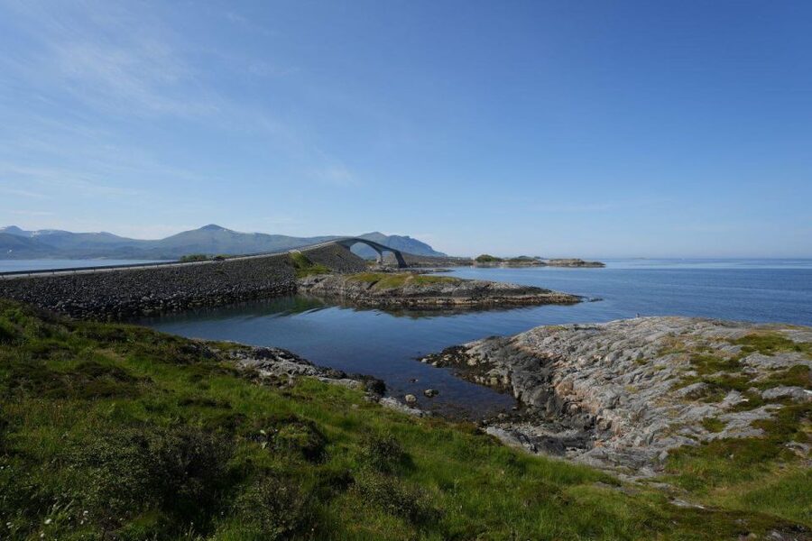 Molde: Atlantic Ocean Road & Varden Audio Guide Bus Tour - Start at the correct Molde pier