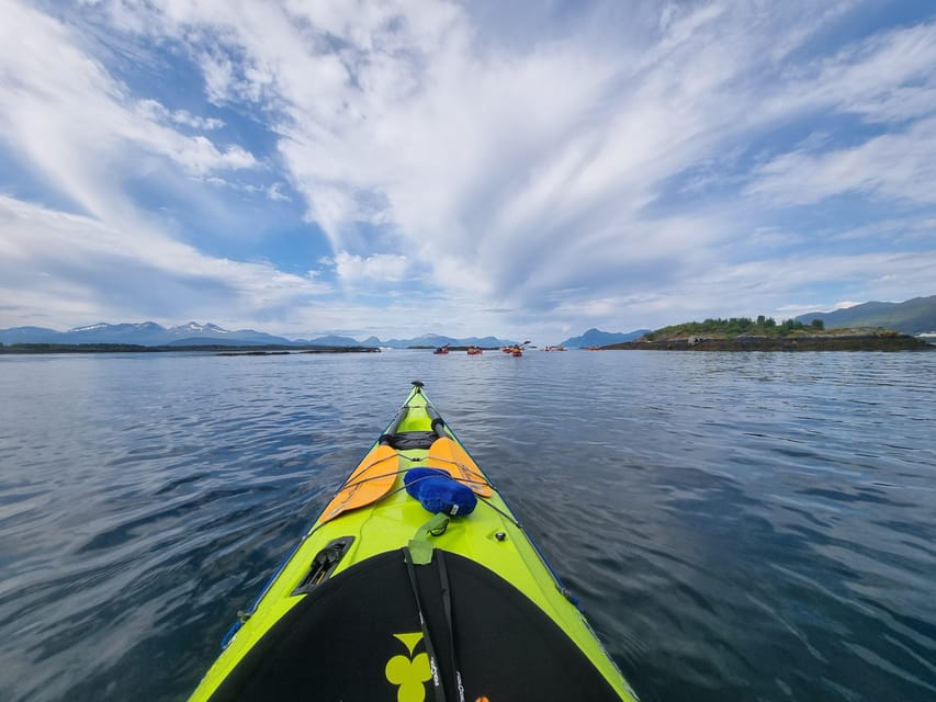 Molde - Guided kayak tour - Reaching the Moldivene islets and skerries
