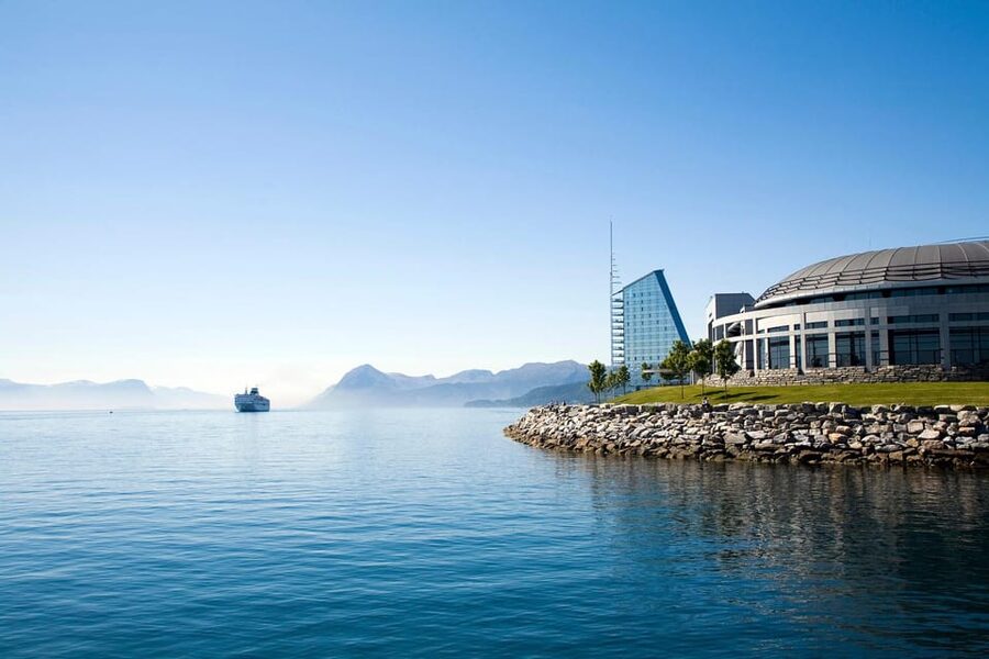 Molde - Guided kayak tour - Wildlife and the value of a slower view