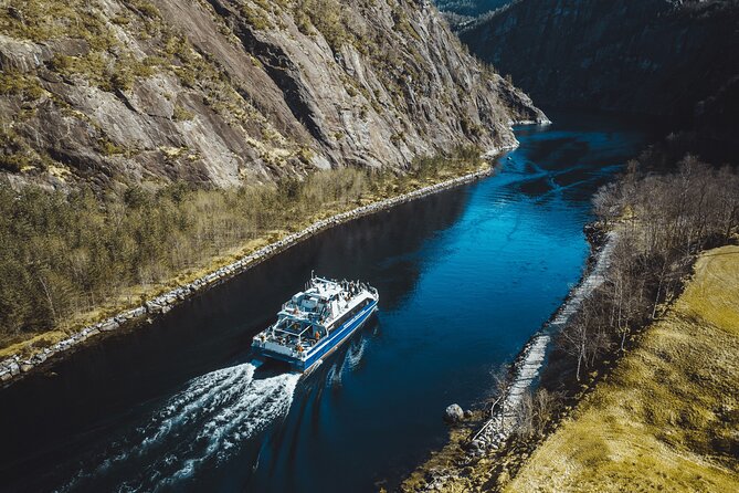 Mostraumen Fjord Cruise - Weather, photography, and choosing your seat