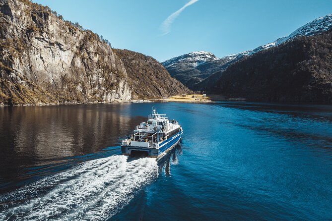 Mostraumen Fjord Cruise - the local operator - Weather, winter ice, and what to pack
