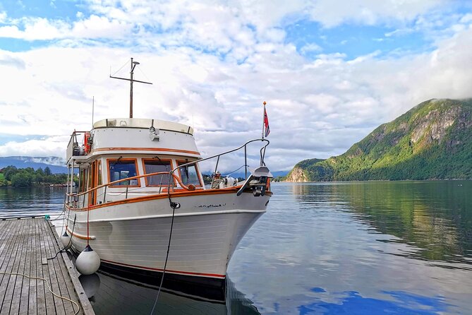 Mostraumen Private Pontoon Cruise - From your Bergen hotel to Molvikagrendi