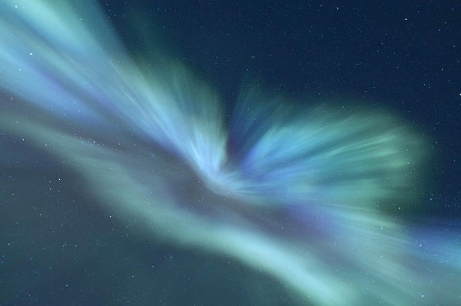 Northern Lights Big Bus Chase with Free Photos - Fire pits, hot chocolate, and the waiting game