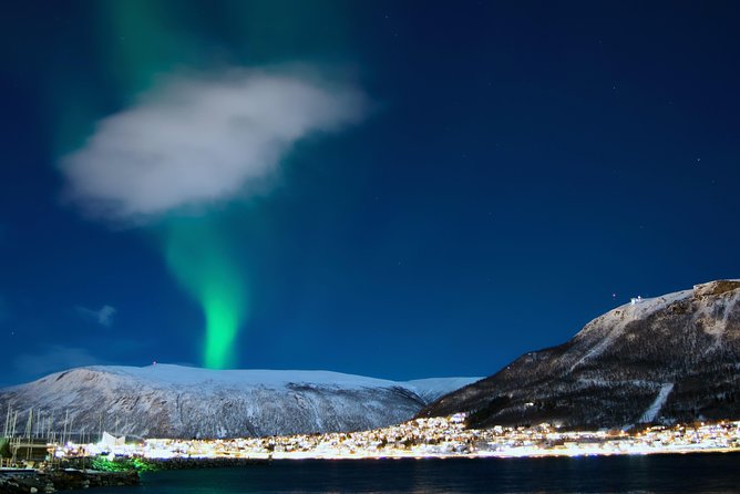 Northern lights cable car excursion - Riding Fjellheisen after dark