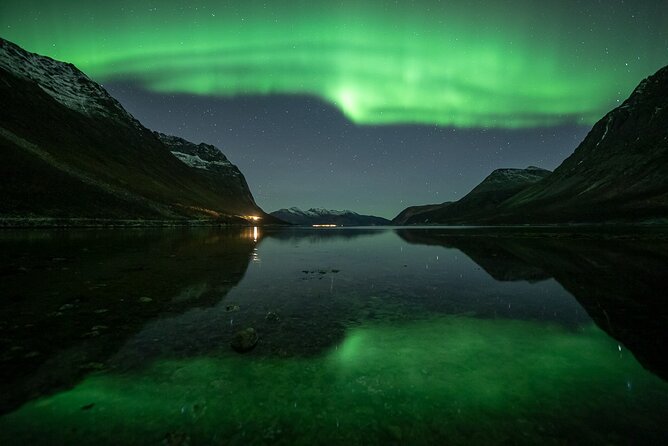 Northern Lights Expedition Tromsø - 6 people - Arctic Photo Guide - Getting ready for snow, ice, and wind