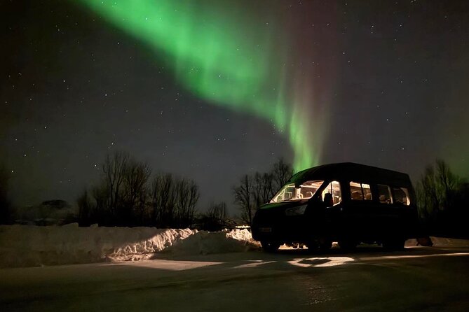 Northern Lights Tour with Hot Food and Drinks in Tromso - Aurora hunting instead of waiting in one field
