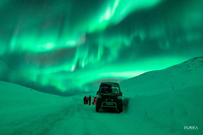 Northern Lights x Mini Bus Chase - Leaving Tromsø at 6:00 pm