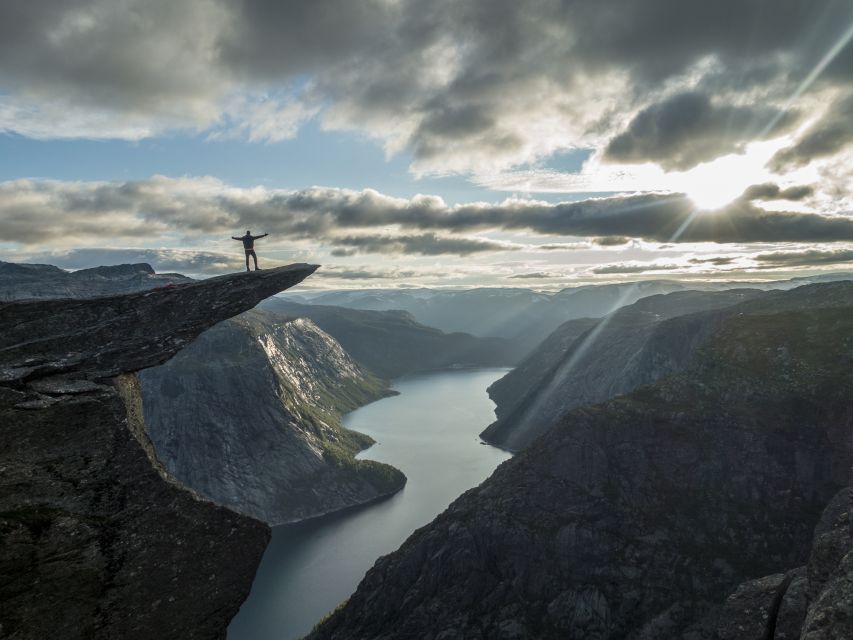 Odda: Trolltunga Via Ferrata, Sunset and Sunrise - The route begins quietly at Ringedalen Lake