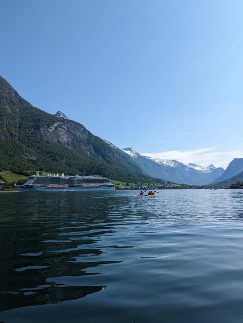 Olden: Guided beginner friendly fjord kayaking.Local company - Key points before you book