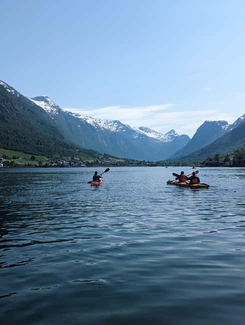 Olden: Guided beginner friendly fjord kayaking.Local company - Why kayaking is a smart way to see Olden