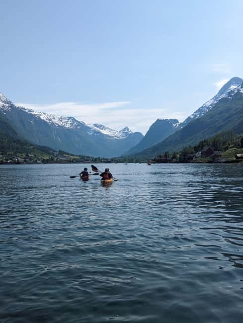 Olden: Guided beginner friendly fjord kayaking.Local company - The 20-minute safety briefing in Olden
