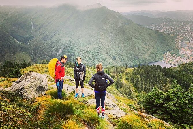 On Top of Bergen - Public Tour - Following forest paths toward Vidden Tursti
