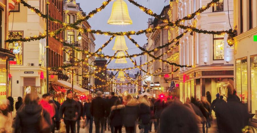Oslo: 2-hour Christmas Private Walking Tour - What this Oslo Christmas walk is really offering