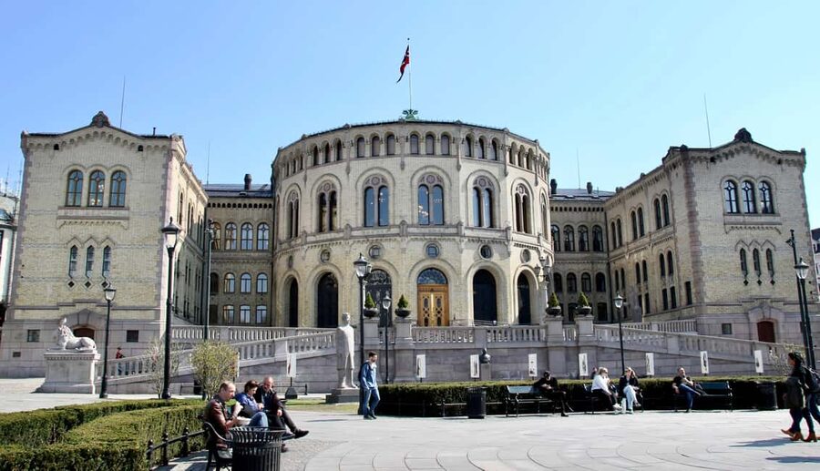 Oslo: 24 or 48-Hour Hop-On Hop-Off Sightseeing Bus Ticket - Akershus Fortress brings Oslo’s past closer