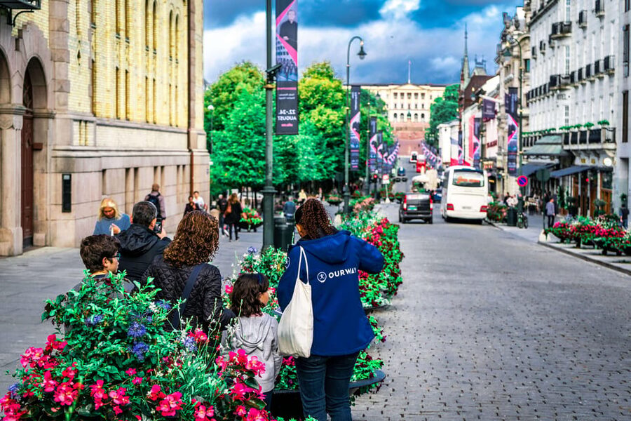 Oslo: 3-hour Highlights & Vigeland Park Private Walking Tour - Oslo City Hall and the public face of Norway