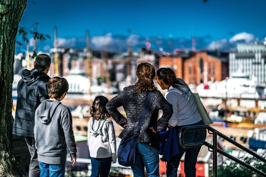 Oslo: 3-hour Highlights & Vigeland Park Private Walking Tour - Timing, walking, and the final return