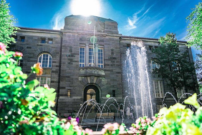 Oslo City Private Walking Tour - National Theatre and the Royal Palace