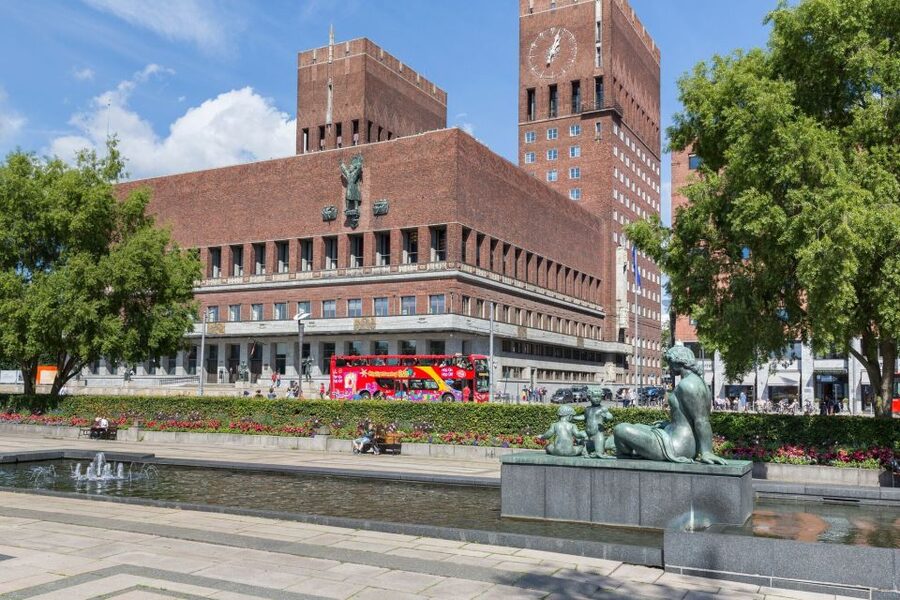 Oslo: City Sightseeing Hop-On Hop-Off Bus Tour - Tjuvholmen, the Opera House, and MUNCH