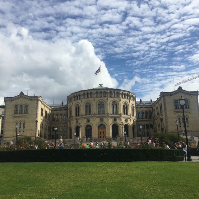Oslo: City Walking Tour - Starting inside Akershus Fortress