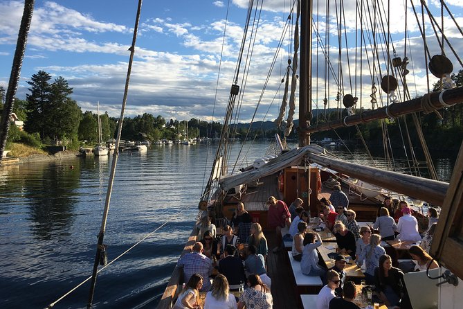 Oslo Combo Tour: Grand City Tour and Oslo Fjord Cruise - Holmenkollen gives you Oslo from above