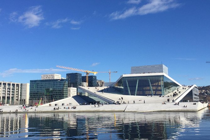 Oslo easy walk - Oslo Cathedral and the rhythm of the city