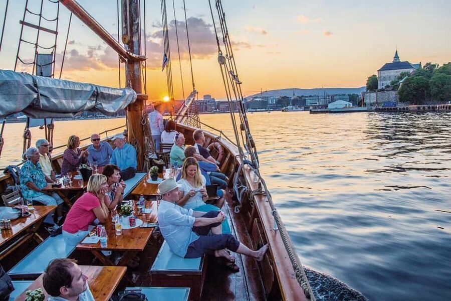 Oslo: Fjord Mini Cruise by Wooden Sailing Ship - Boarding at Rådhusbrygge 3