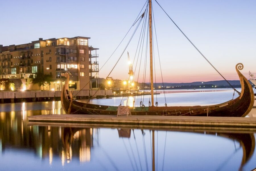 Oslo: Grand City Sightseeing Tour by Bus with Fjord Cruise - Holmenkollen Ski Jump And Oslo From Above