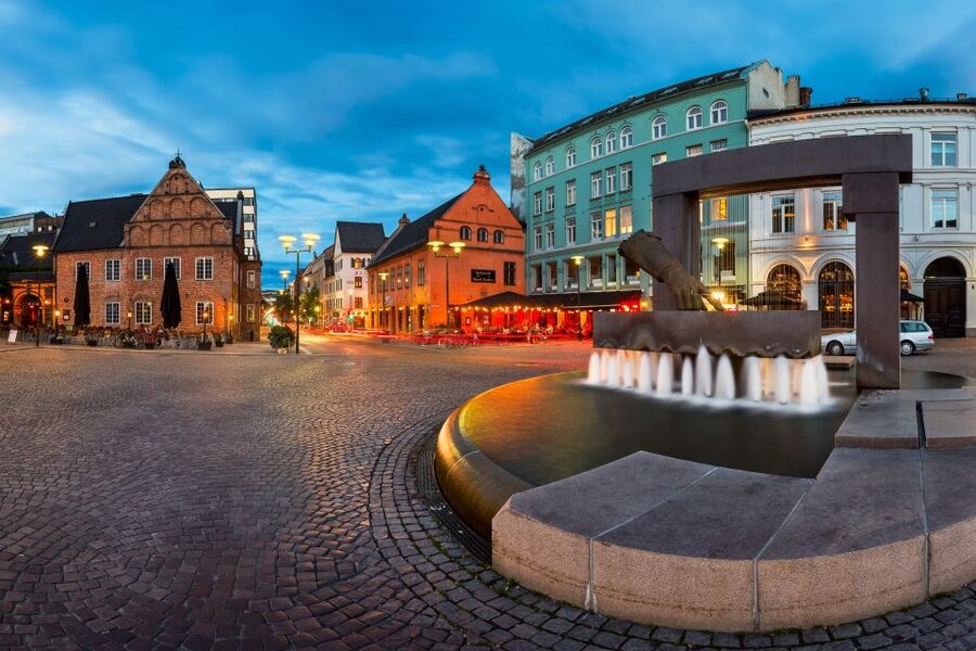 Oslo: Historic Myths & Legends Evening Walking Tour - What this Oslo walking tour is really about