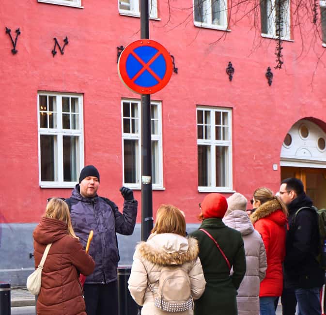Oslo: History, Art and Secrets Tour - Starting beside the Royal Palace