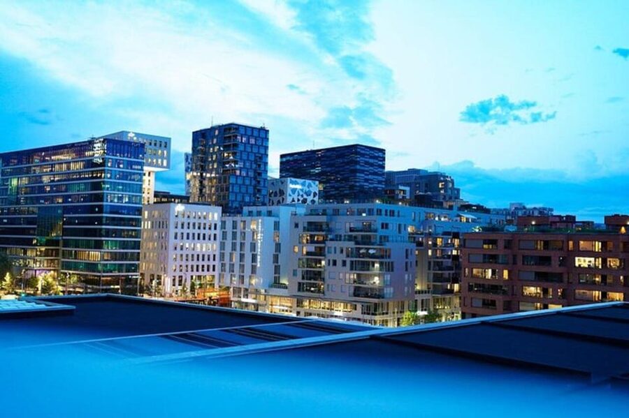 Oslo : Must-See Attractions Walking Tour With A Guide - City Hall and the Nobel Peace Prize connection