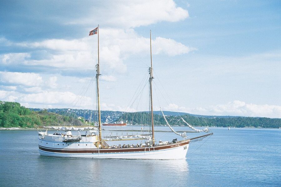 Oslo: Oslo Fjord Cruise with Live Jazz Music & Shrimp Buffet - The Norwegian-Style Shrimp Buffet